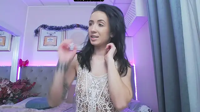 GlamKate online show from December 10, 2024, 6:54 am