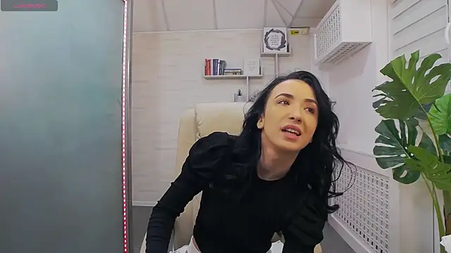 GlamKate online show from March 2, 2025, 6:37 am