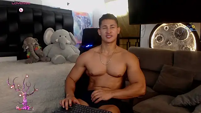 BenjaminCooperk online show from May 21, 2026, 11:18 am
