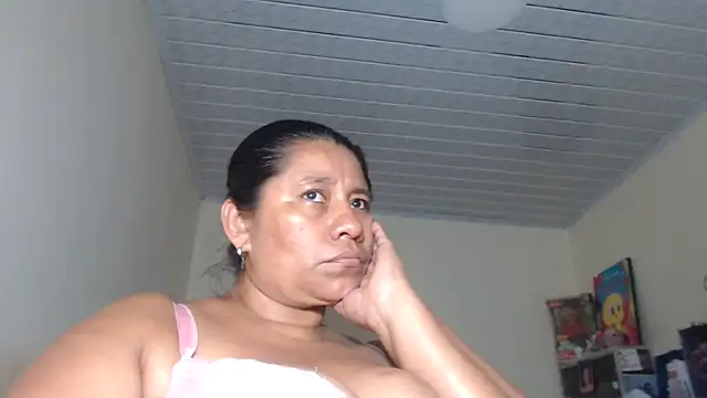 Snapshot of adrixxx38 chatting on November 10, 2025, 5:45 am adrixxx38 online show from November 10, 2025, 5:45 am