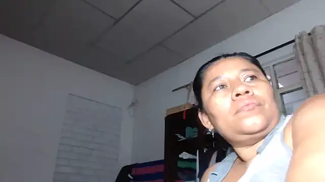 Snapshot of adrixxx38 chatting on November 28, 2025, 9:37 pm adrixxx38 online show from November 28, 2025, 9:37 pm