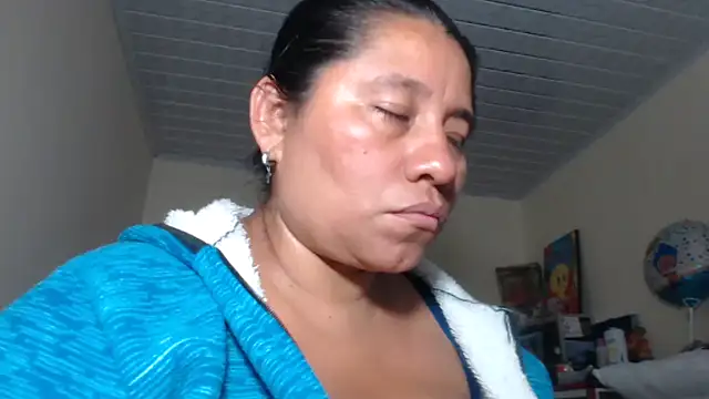 Snapshot of adrixxx38 chatting on October 11, 2025, 8:04 am adrixxx38 online show from October 11, 2025, 8:04 am