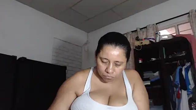 adrixxx38 online show from February 17, 2026, 10:18 pm