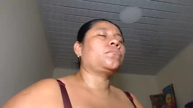 Snapshot of adrixxx38 chatting on October 24, 2025, 7:07 am adrixxx38 online show from October 24, 2025, 7:07 am