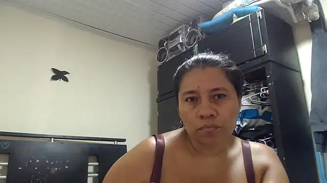 adrixxx38 online show from May 18, 2026, 7:40 pm