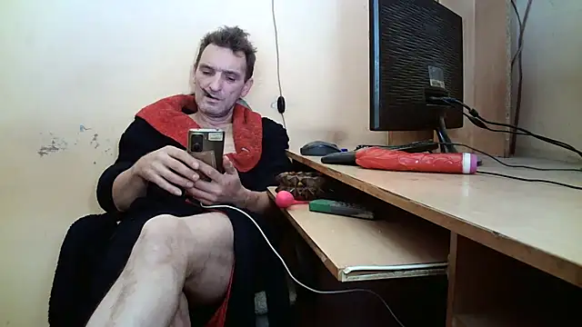 Snapshot of dundyFocus chatting on October 31, 2025, 1:08 pm dundyFocus online show from October 31, 2025, 1:08 pm