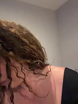 Clara-xoxo online show from March 27, 2026, 10:05 am