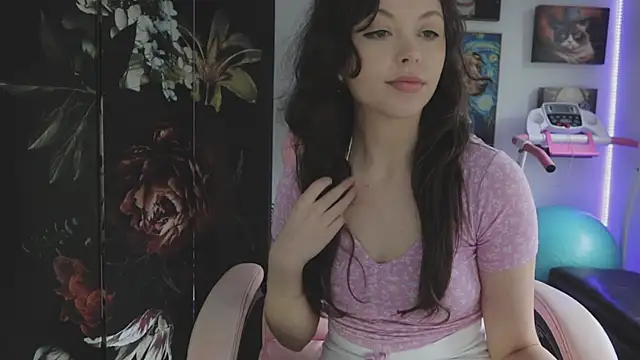 makiyahbelle online show from December 16, 2025, 6:17 am