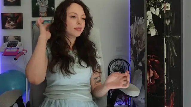 makiyahbelle online show from January 5, 2025, 9:37 am