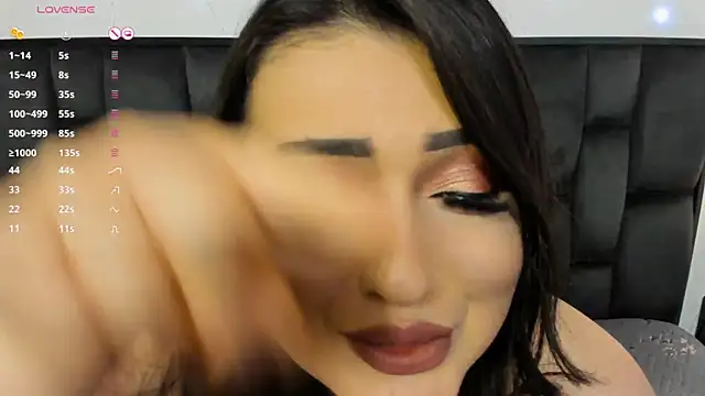 Snapshot of MartinaMadisson chatting on March 10, 2025, 8:39 am MartinaMadisson online show from March 10, 2025, 8:39 am