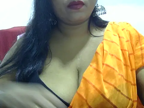 Snapshot of ROSEE_MERRYYYY chatting on September 15, 2025, 7:03 pm ROSEE MERRYYYY online show from September 15, 2025, 7:03 pm