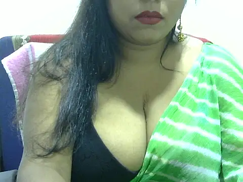 Snapshot of ROSEE_MERRYYYY chatting on September 9, 2025, 1:53 pm ROSEE MERRYYYY online show from September 9, 2025, 1:53 pm