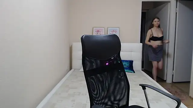 AnnaSweet18 online show from October 3, 2025, 6:09 pm