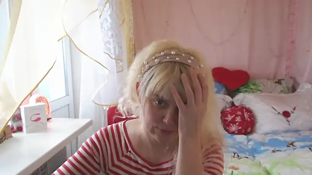 SunnySylvia online show from March 2, 2025, 6:16 am