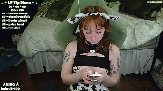Snapshot of LilyMayBae chatting on March 21, 2026, 2:35 am LilyMayBae online show from March 21, 2026, 2:35 am
