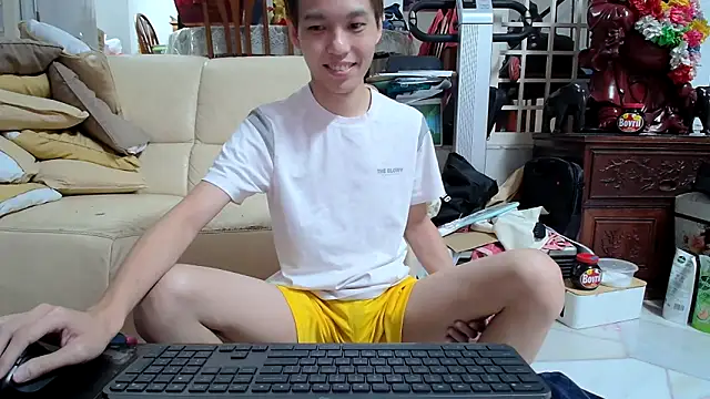 andrewooi online show from February 19, 2025, 7:48 pm