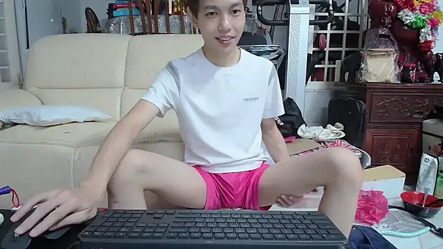 andrewooi online show from March 1, 2025, 1:40 pm