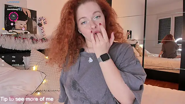 Snapshot of YammyPie chatting on December 19, 2025, 1:35 pm YammyPie online show from December 19, 2025, 1:35 pm