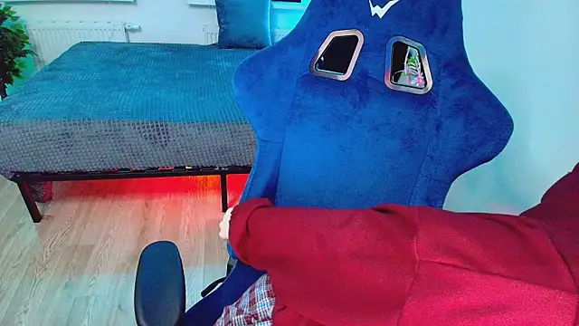 CranberryHot online show from October 30, 2025, 10:28 pm