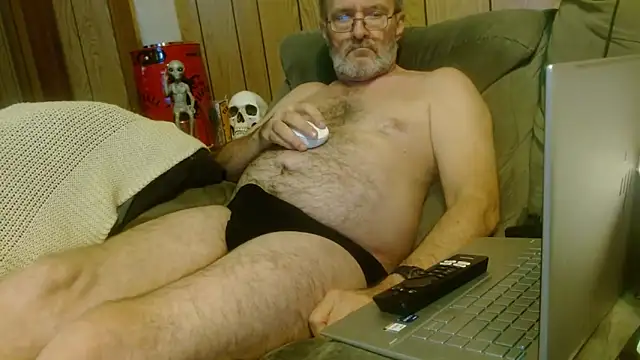 snickers1 online show from September 9, 2025, 2:26 pm