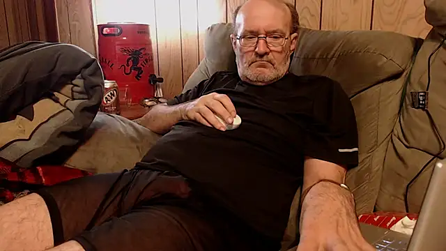 snickers1 online show from November 30, 2025, 7:20 am