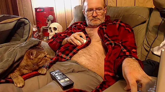 snickers1 online show from November 12, 2025, 5:11 am