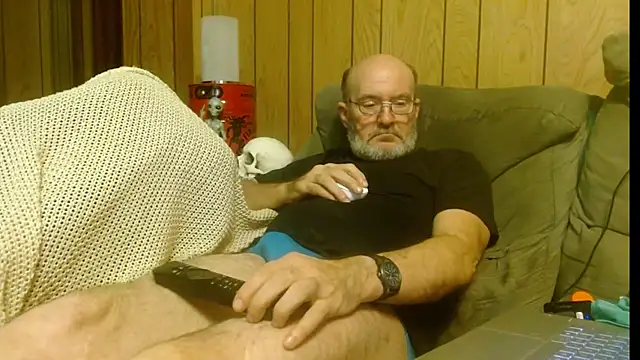 snickers1 online show from October 5, 2025, 5:20 am