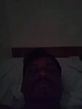 rohanhotguy online show from April 22, 2026, 9:38 am
