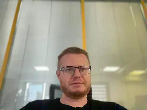 fmodel online show from October 23, 2025, 9:41 am