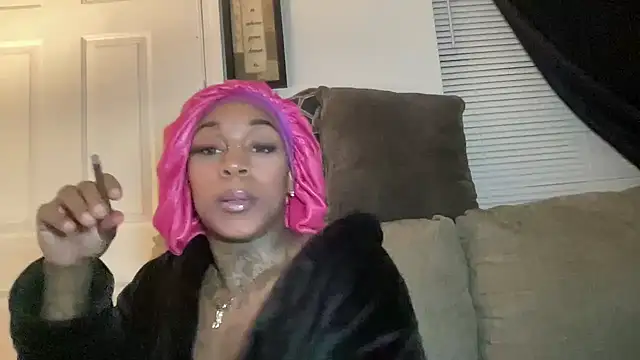 Creamesensation online show from May 1, 2026, 4:39 am