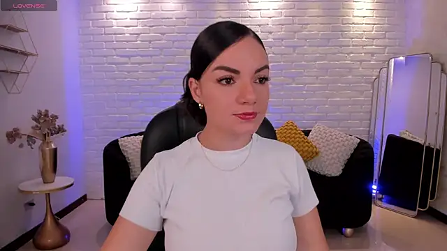 MorganHicks online show from September 13, 2025, 7:47 pm