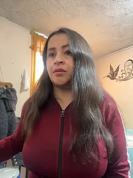 latinfemale online show from April 17, 2026, 9:17 pm