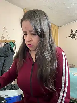 latinfemale online show from November 16, 2025, 1:10 am