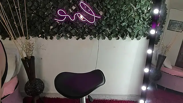 DestinyHills online show from September 25, 2025, 12:11 pm