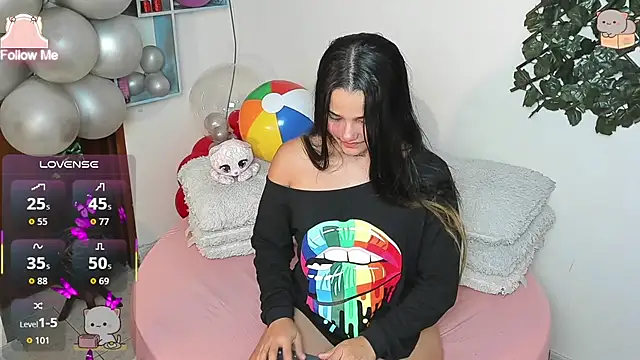 DestinyHills online show from March 11, 2026, 12:04 am