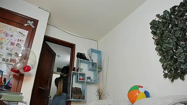 DestinyHills online show from April 14, 2026, 12:21 pm