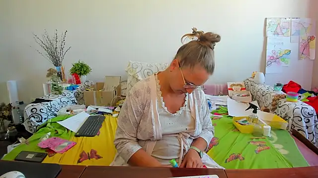 IamYourNarcotic online show from September 26, 2025, 9:38 am