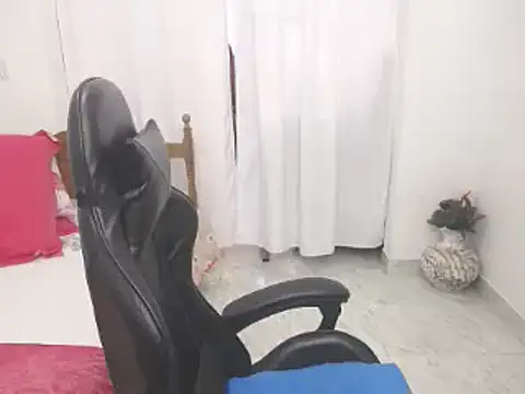 yeslluisa online show from March 30, 2026, 7:26 pm