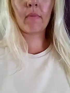 Mllesha74000 online show from September 14, 2025, 4:29 pm