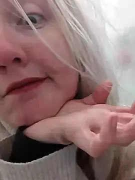 Mllesha74000 online show from December 27, 2024, 12:45 pm