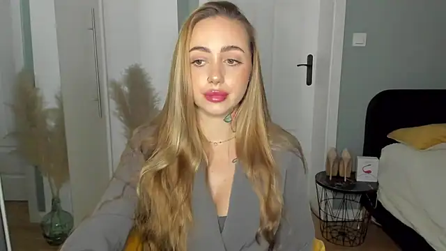 sexyCoralie online show from March 29, 2026, 12:07 pm