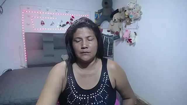 Snapshot of Sharloth_milf chatting on January 5, 2026, 7:39 pm Sharloth milf online show from January 5, 2026, 7:39 pm