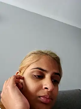 Snapshot of DirtySnowball69 chatting on September 17, 2025, 12:29 pm DirtySnowball69 online show from September 17, 2025, 12:29 pm