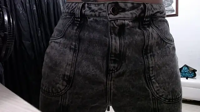 Snapshot of venuz_mendoza20 chatting on February 18, 2026, 1:40 pm venuz mendoza20 online show from February 18, 2026, 1:40 pm