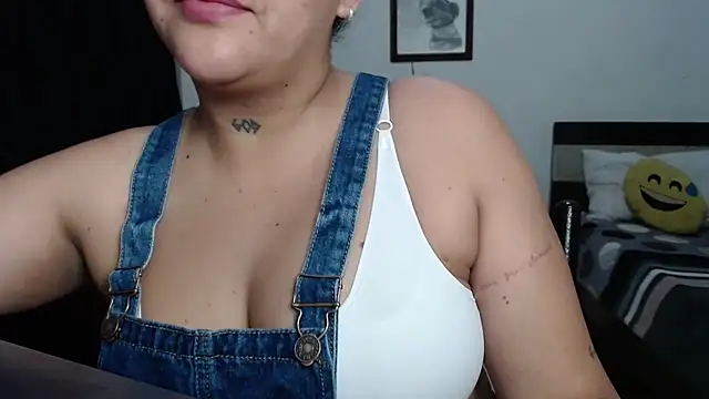 Snapshot of venuz_mendoza20 chatting on February 28, 2026, 1:11 pm venuz mendoza20 online show from February 28, 2026, 1:11 pm