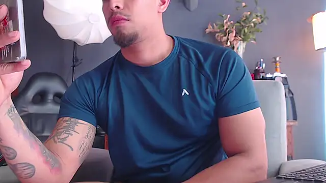 geirge teacherxx online show from October 2, 2025, 8:01 pm