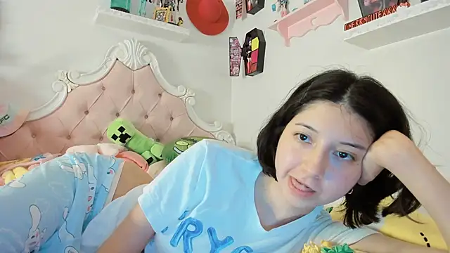 cherrycute online show from September 11, 2025, 1:38 am