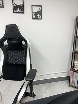 Snapshot of KellyBrooklyn_ chatting on January 3, 2025, 4:06 pm KellyBrooklyn online show from January 3, 2025, 4:06 pm