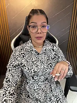 Snapshot of KellyBrooklyn_ chatting on February 21, 2026, 3:58 pm KellyBrooklyn online show from February 21, 2026, 3:58 pm