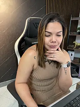 Snapshot of KellyBrooklyn_ chatting on March 16, 2026, 2:53 pm KellyBrooklyn online show from March 16, 2026, 2:53 pm